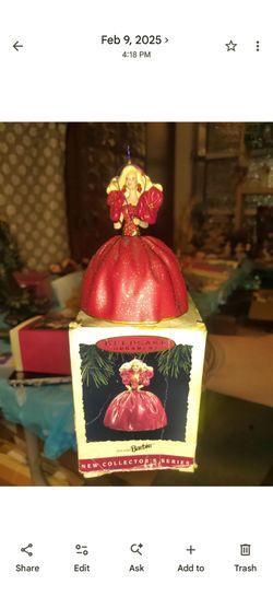 **1993 Hallmark Keepsake Holiday Barbie Ornament – First in Series – Original Box