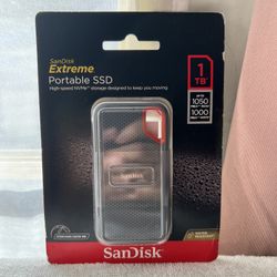 SanDisk Extreme 1TB Portable SSD (SDSSDE61-1T00-AT)