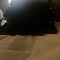 Louis vuttion cross body bag