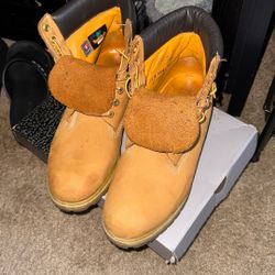 Men’s Size 12m Wheat Timberland Boots 