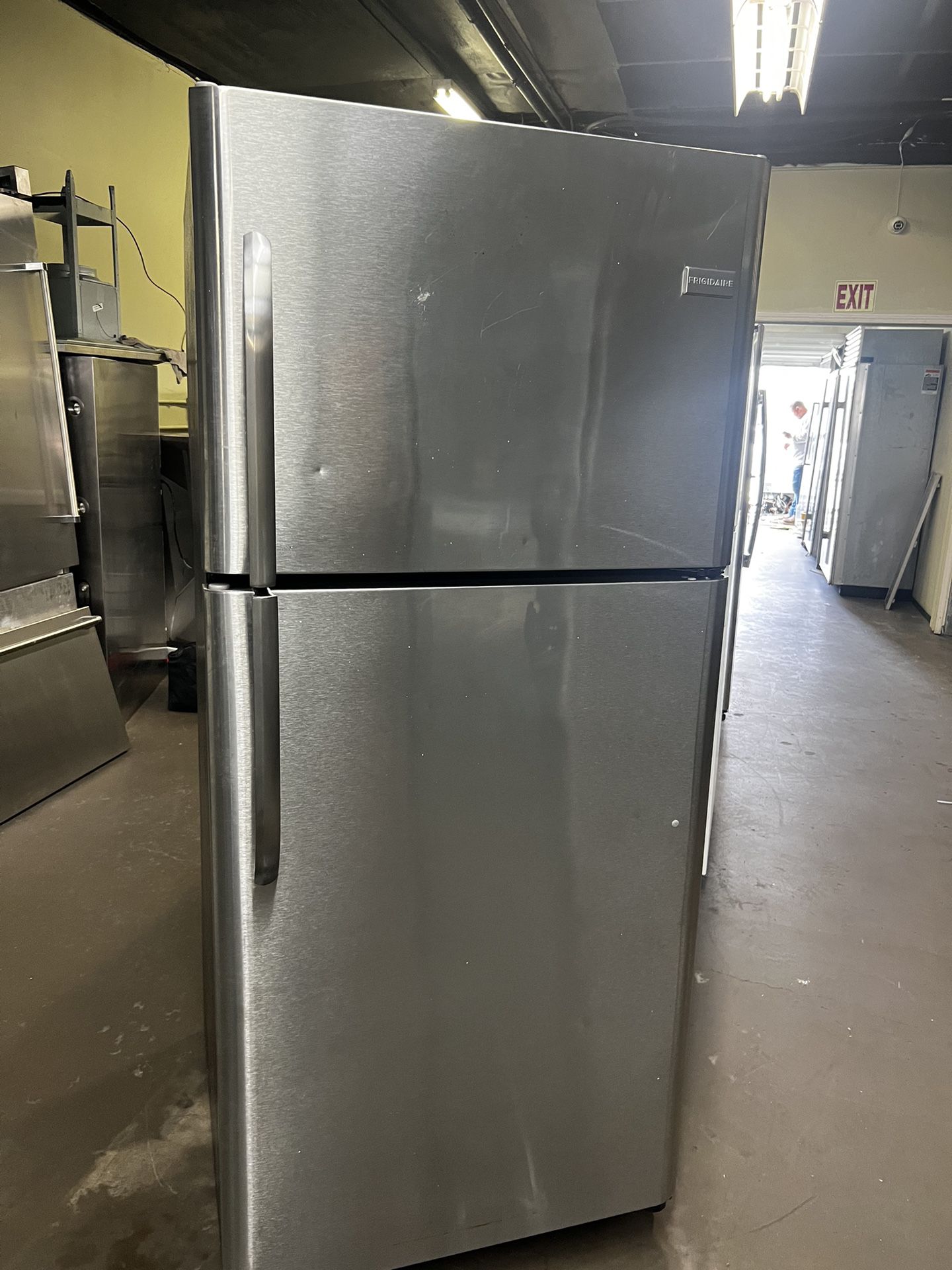 Frigidaire Top Freezer Refrigerator Apartment Size In Stainless Steel 
