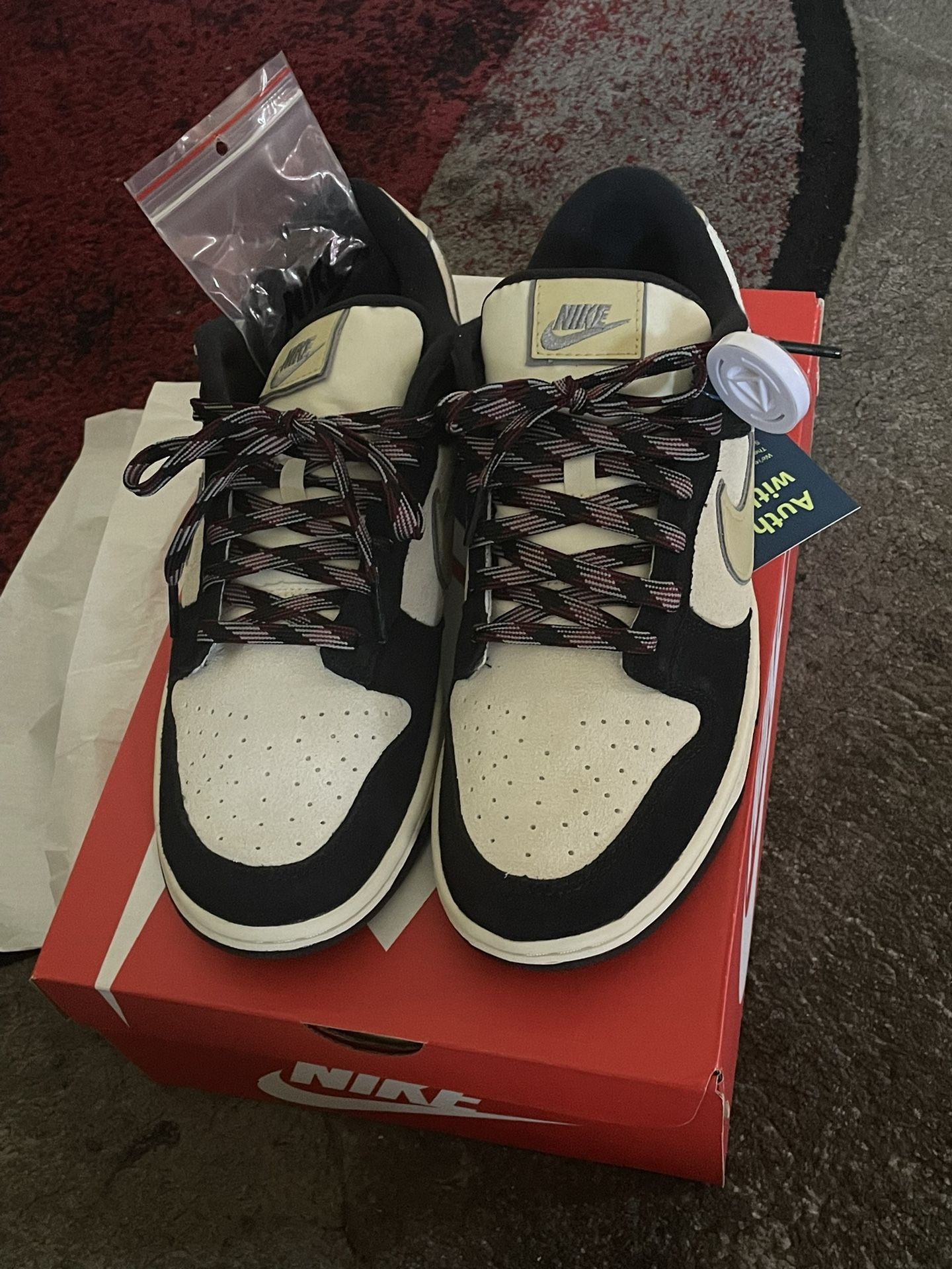 Nike Dunk Low LX New Authentication Size