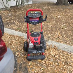 Briggs & Stratton 175 CC gas pressure washer
