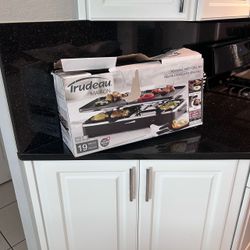 Trudeau Maison Reversible Party Grill Set like brand new