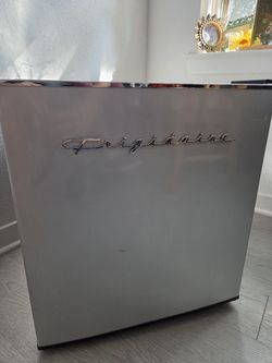 Mini Fridgeidaire refrigerator