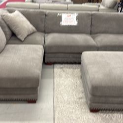 Gray Lenin Fabric Sectional With Ottoman 