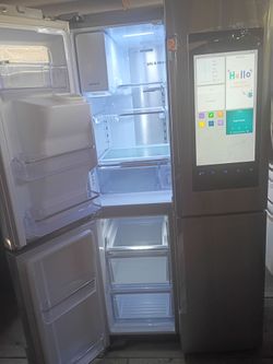 Vendo yelera grande de 4 puertas trabajando muy bien asiendo yelo y 💧 con garantía de 2 meses en vekerfil