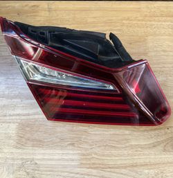 16’-17’ Honda Accord Inner Tail light