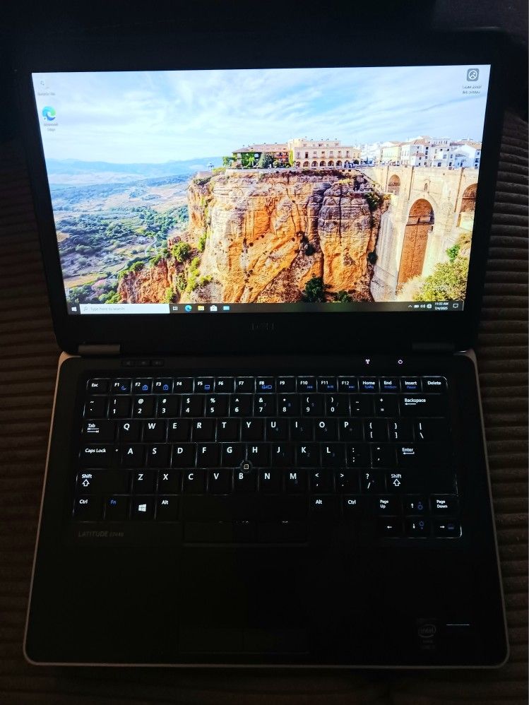 Dell Latitude 14 Inch Laptop Intel Core i5 8 GB RAM 256 GB SSD 1080P LCD Webcam Wi-Fi & Bluetooth Wireless Windows Professional 64 Bit OS 