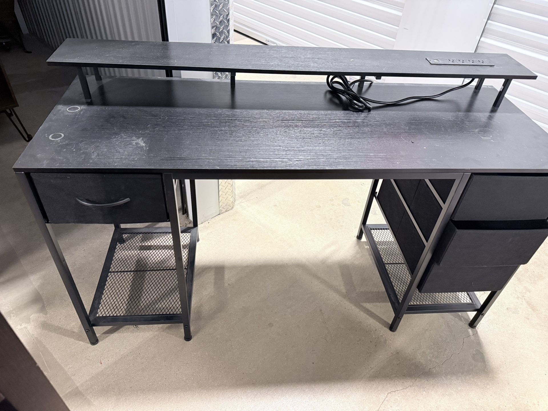 Desk with plugs
