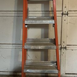 6 ft. Fiberglass Step Ladder