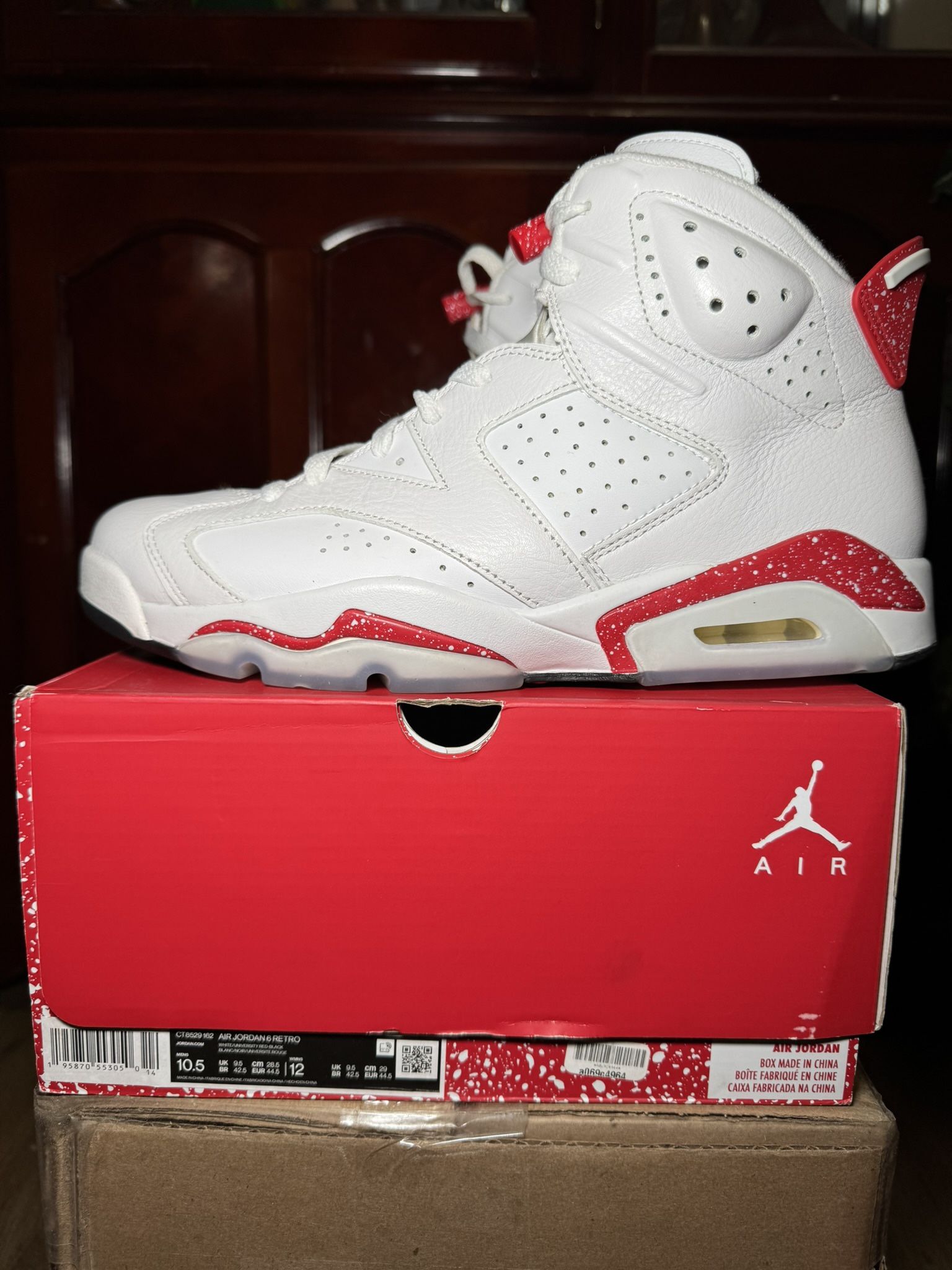 Jordan 6 Retro Red Oreo