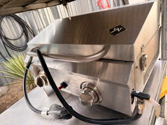 Rv like new barbque grill