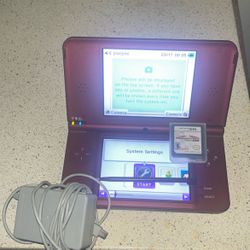Nintendo Dsi Xl (perfect Condition)