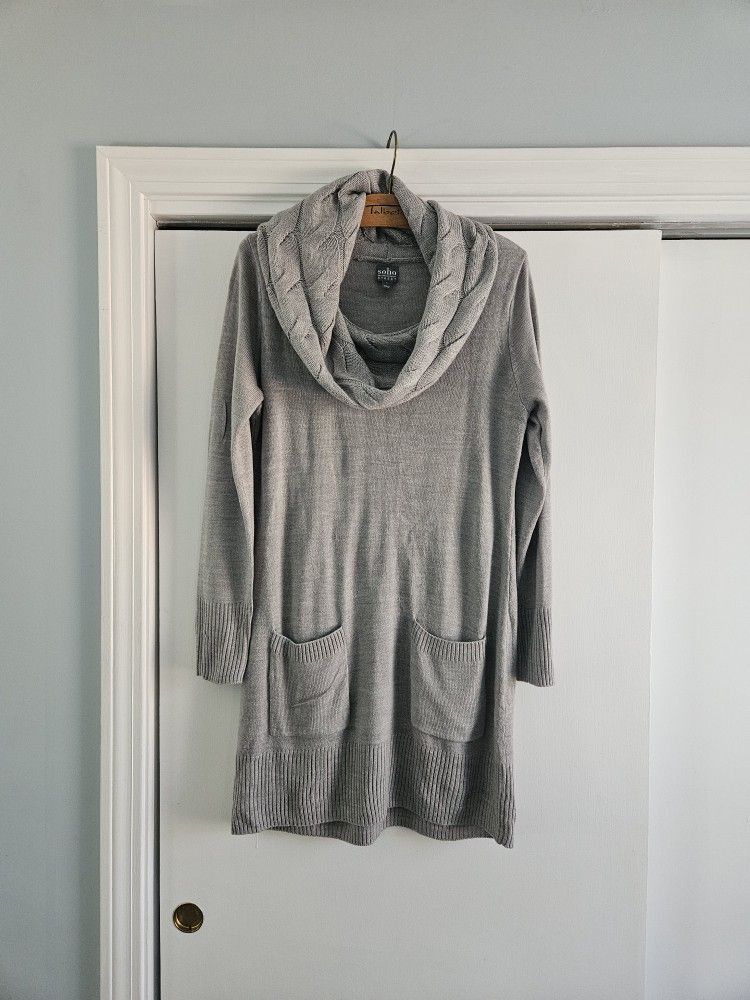Women's New York & Company SOHO Lone Sleeve Scoop Neck Small Tunic Sweater
