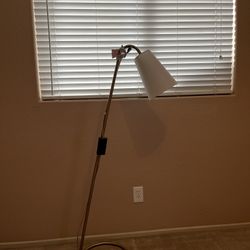 Treshold gold brass floor lamp/like new