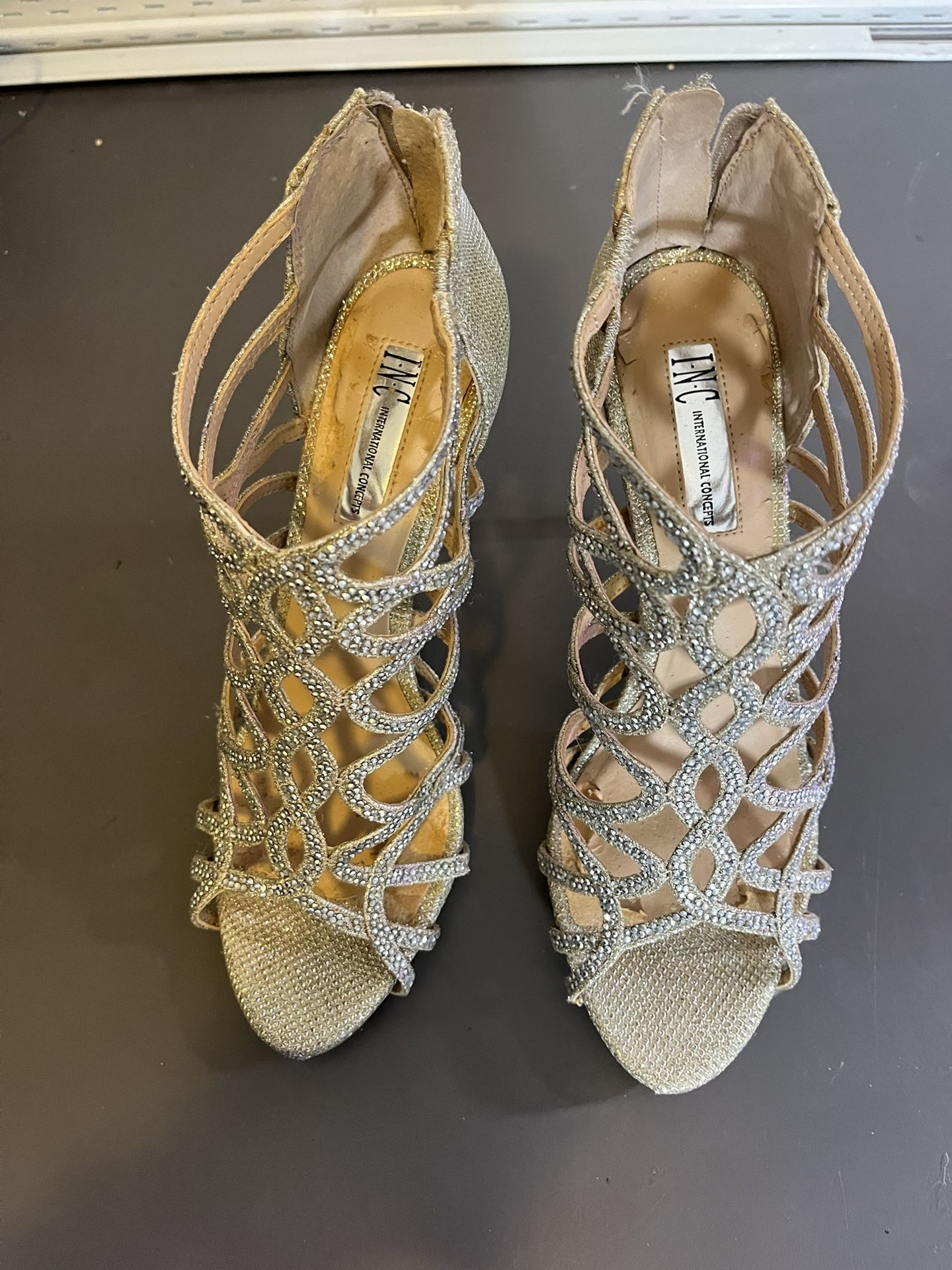 Ladies Size 8M Dress Heels