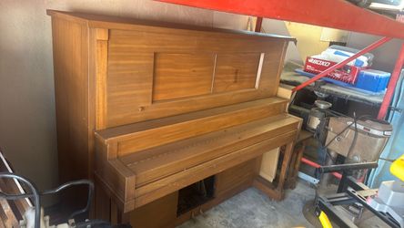 FREE - Players Antique Piani
