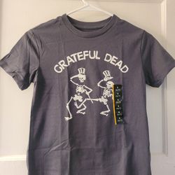 Gray T shirt. Halloween Shirt. Skeletons. Camisa.  Esqueletos. For Kids. Para Niños