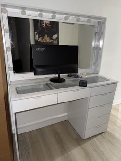 White vanity 5 tier