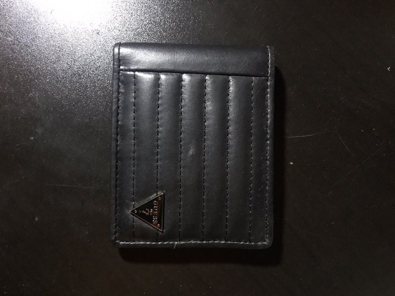 GUESS Wallet