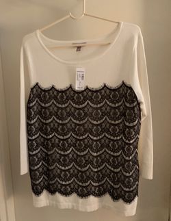 Roz & Ali Ivory Color, 3/4 Sleeve Top with Black Lace in Front