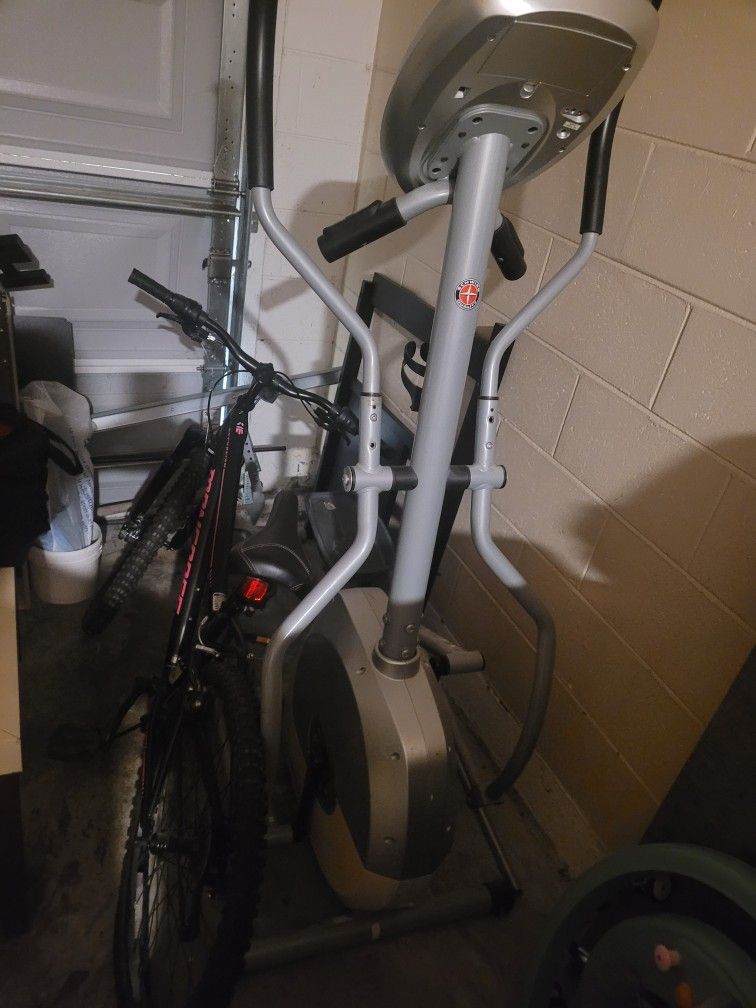 Treadmill . Pink Bike.