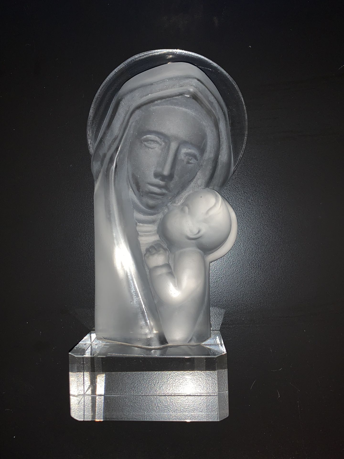 Virgin Mary Crystal-Glass Statue
