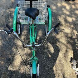 Triciclo En Buenas Condiciones Lista Para Pasear 