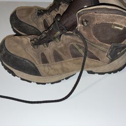 Hiking Boots. Waterproof. Like New. 9&1/2