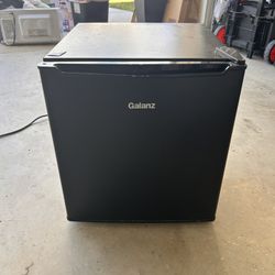 Mini Fridge 