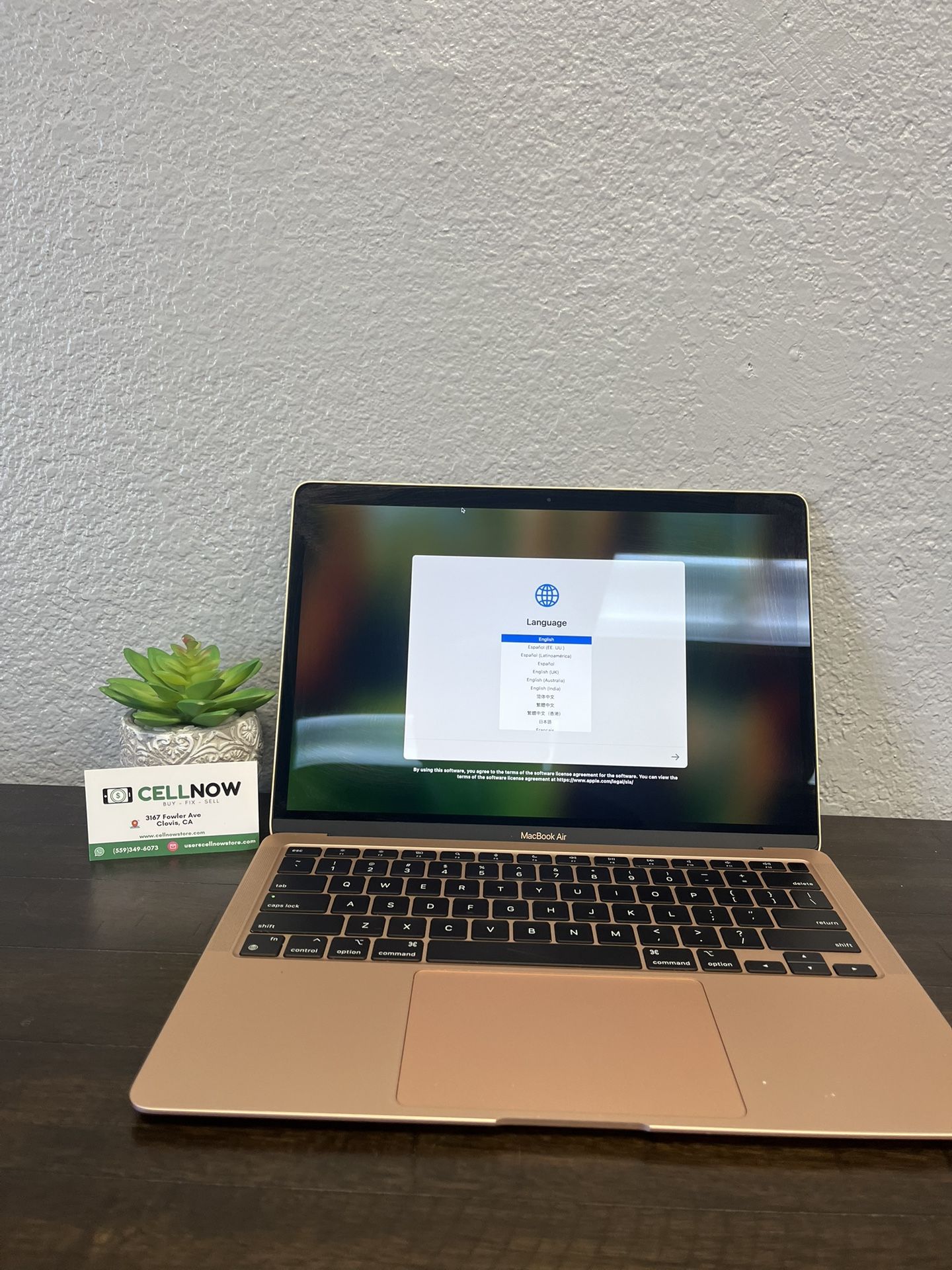 MacBook Air 13 inch M3 8 GB ram 512 GB SSD