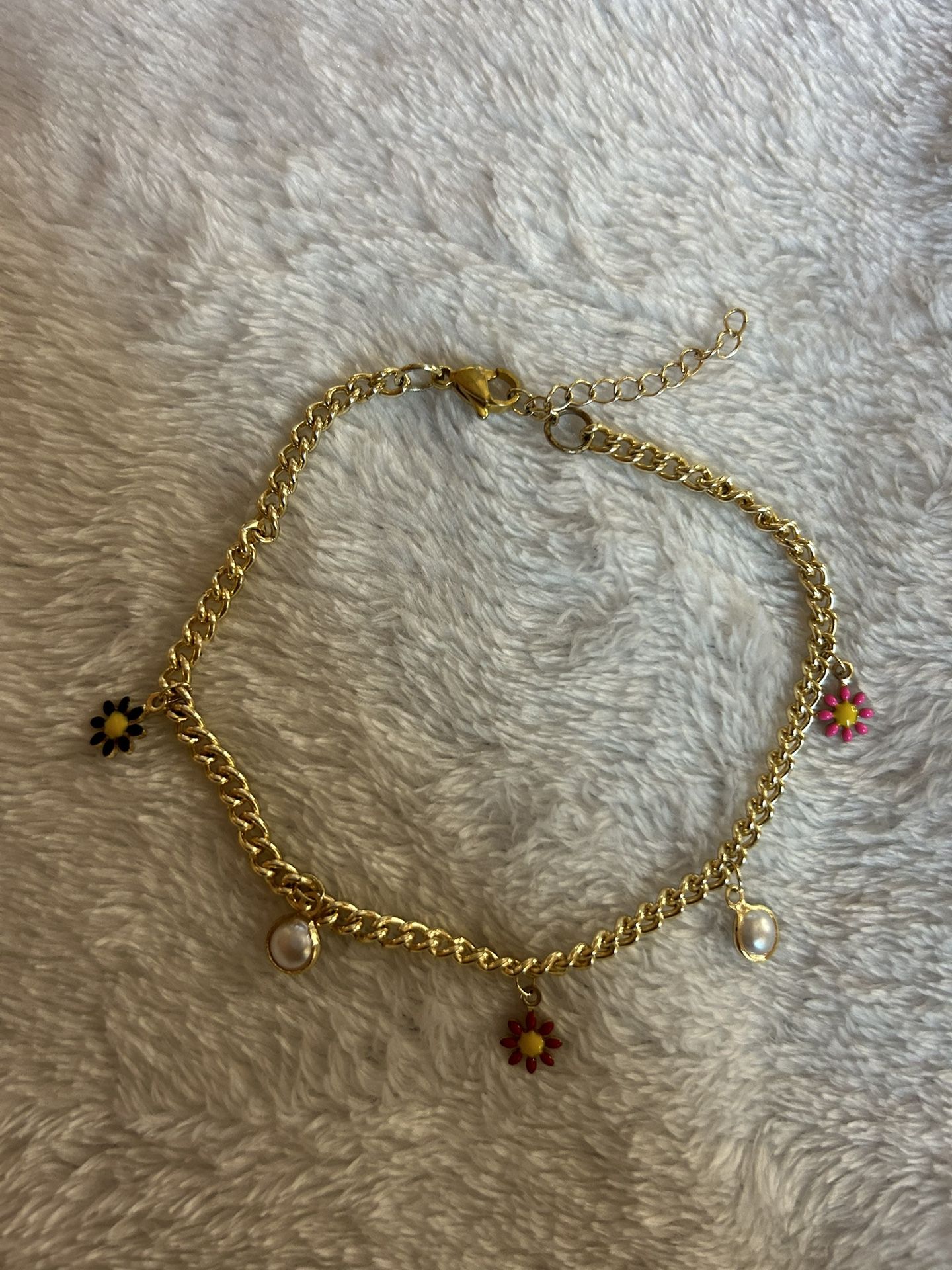 Gold Plated Anklet With Flowers And Pearls