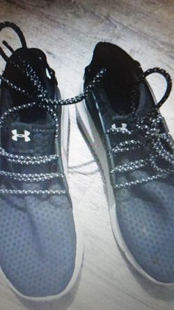 Under armour size 8 boys