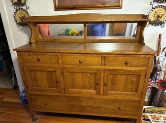 Beautiful SIMPLY AMISH BRAND Oak Buffet