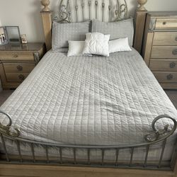 4 Piece Bedroom Set 
