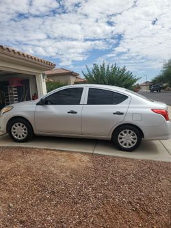 Oferta  nissan versa 2015 236500 miles