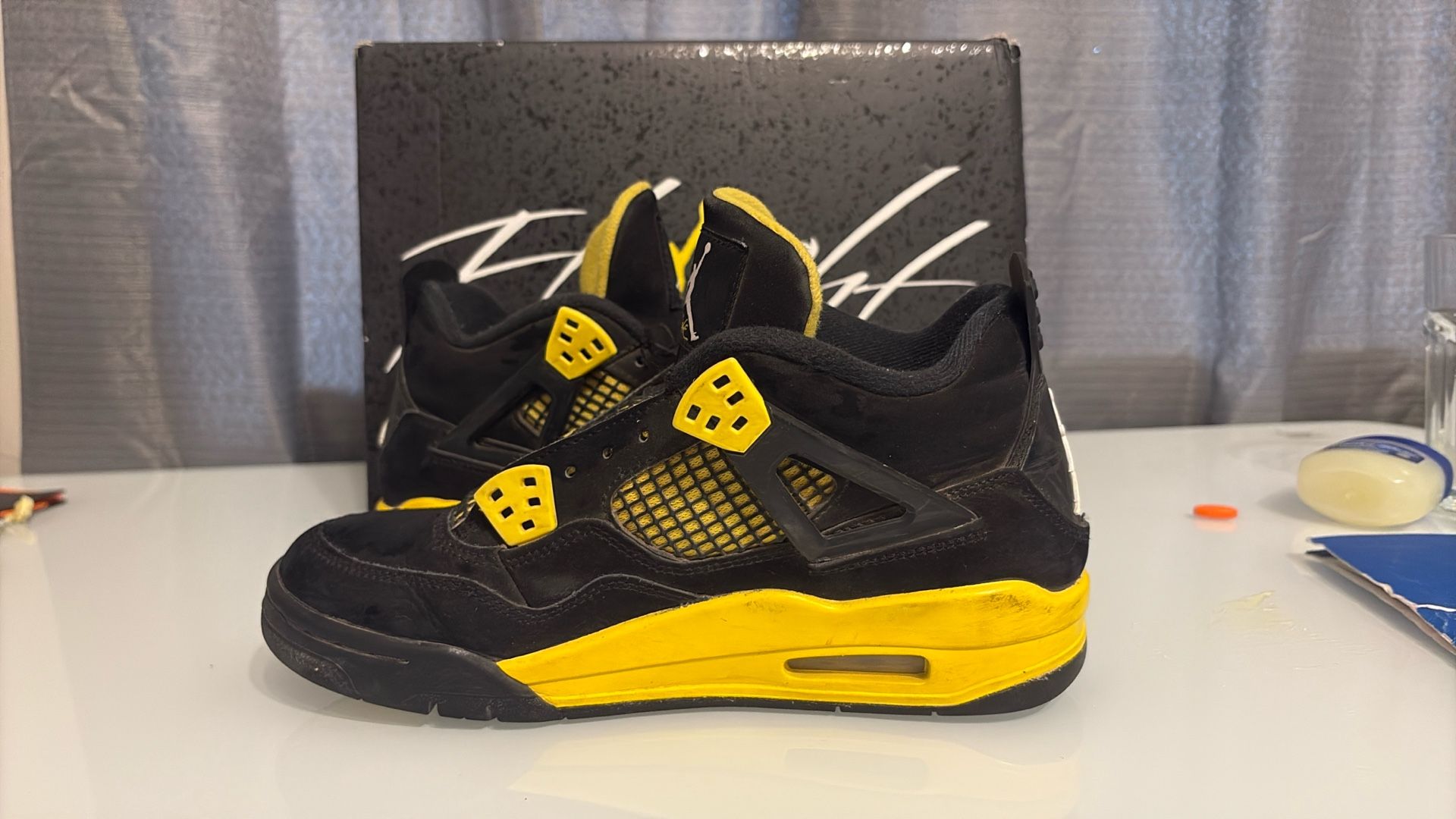 Jordan 4 Retro Yellow Thunder No Laces Size 6.5