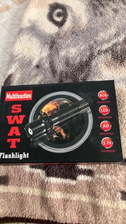 Multifunctional flashlights