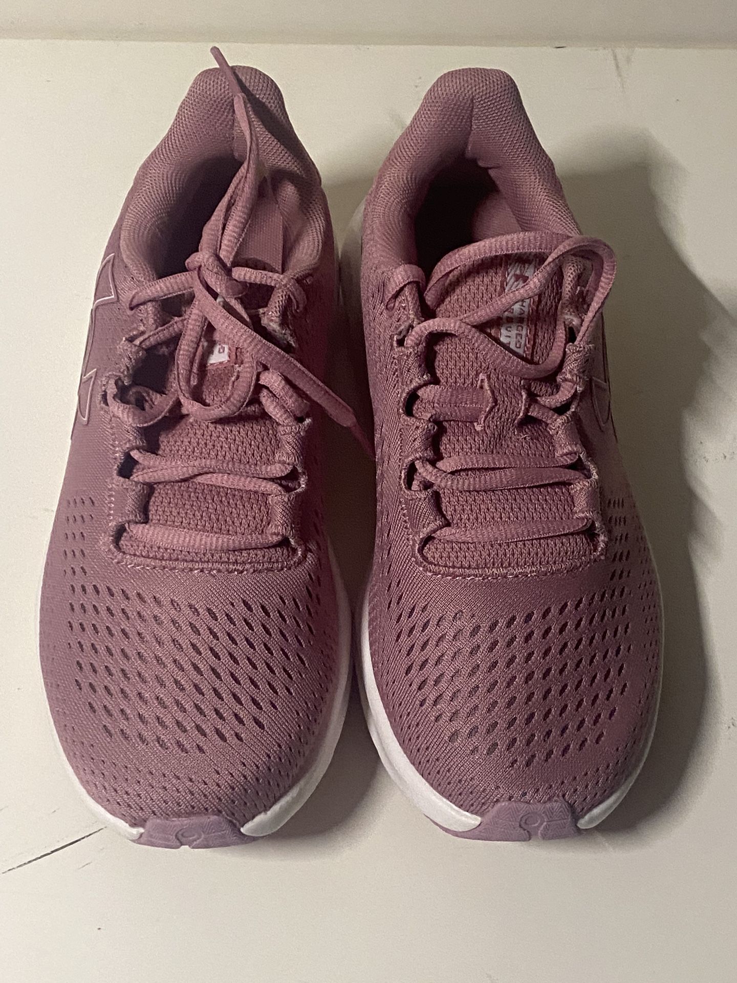 Under Armor Women’s Charged Pursuit 3 BL Size 6