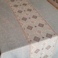 Tablecloth And Set Of 4 Placemats