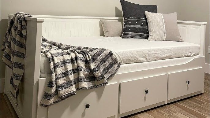 Ikea Daybed And 2 Matreses
