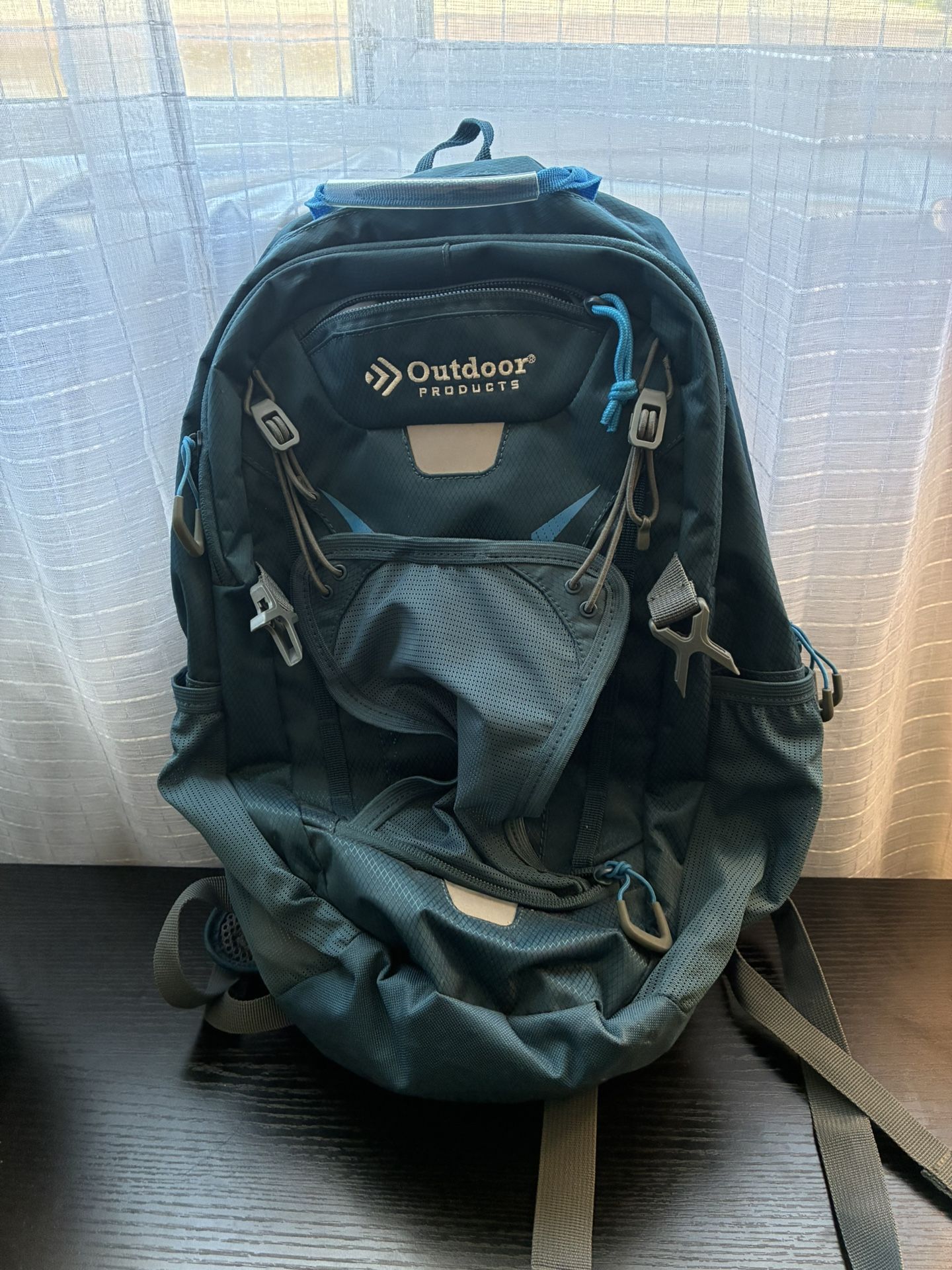 Outdoor Hiking Backpack With Water Pouch