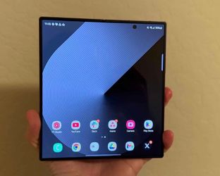 Z fold 7 unlocked for all carriers new condition 512gb can connect to any phone carrier.