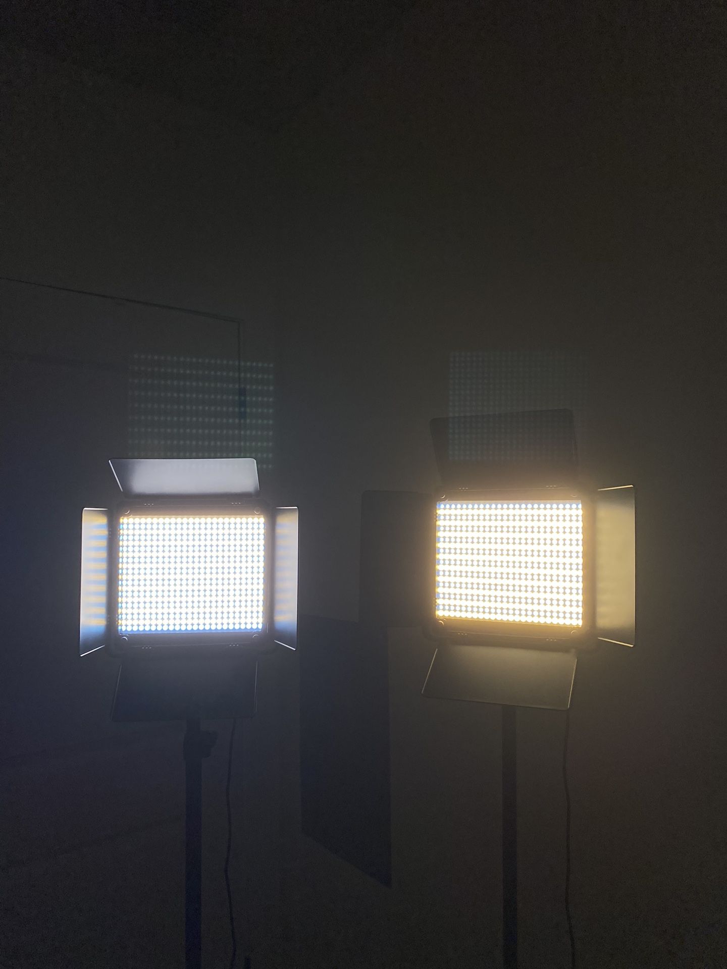 triple light setup w/remote + dimmer + barndoors