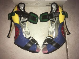 Multi color, sporty pumps