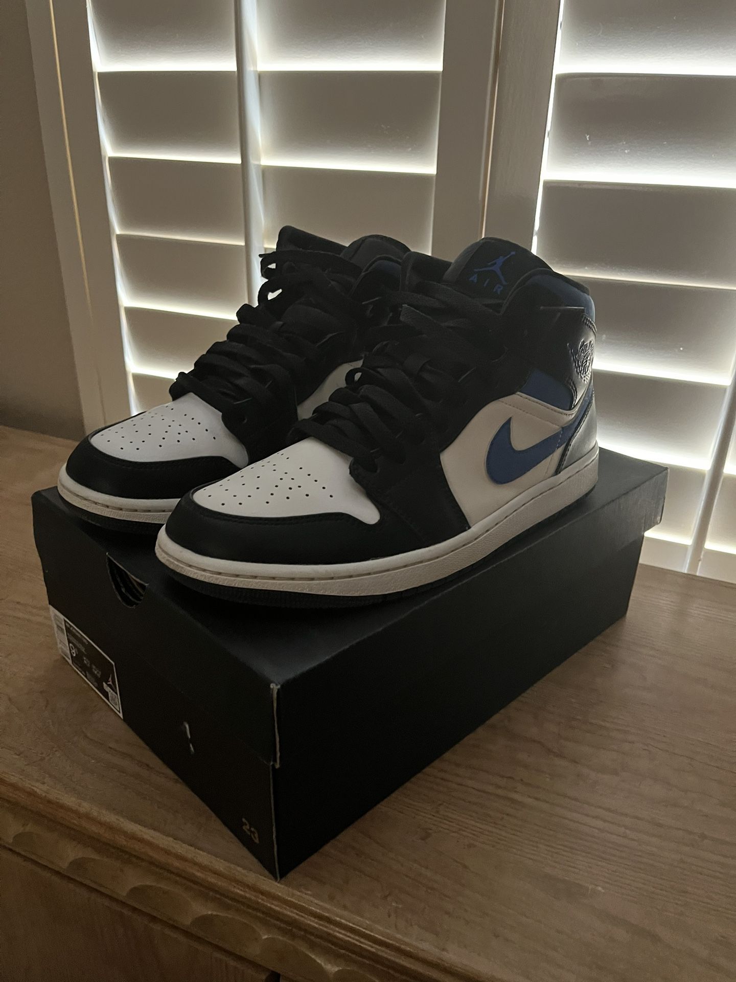 Air Jordan Mid White Black Racer Blue