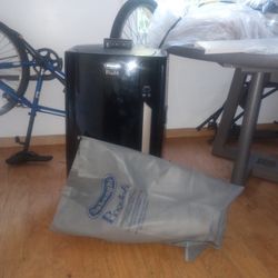 Delonghi Penguino Portable Air Conditioner 