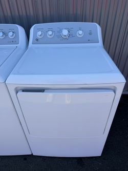 GE Large Capacity Gas Dryer