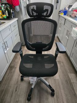 Staples Hyken Office Chair